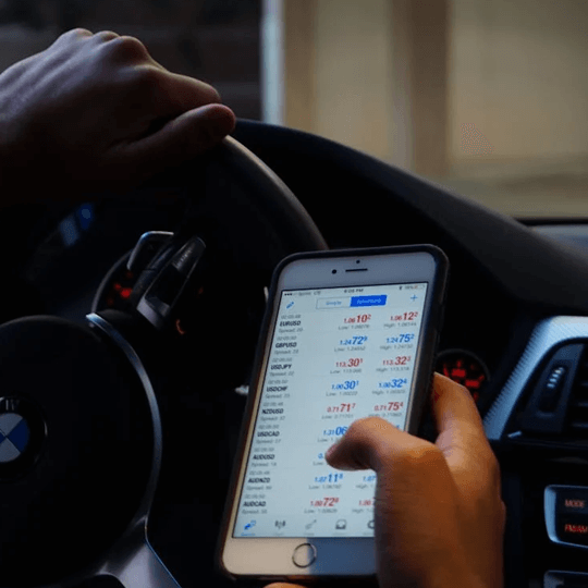 Stride Luxoriax performance analytics illustration